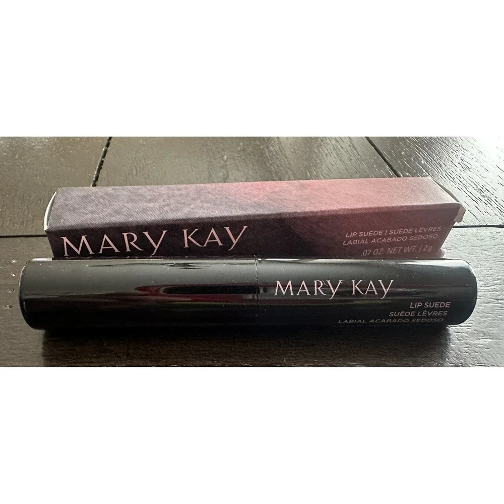 Mary Kay MULBERRY MUSE Lip Suede Lipstick